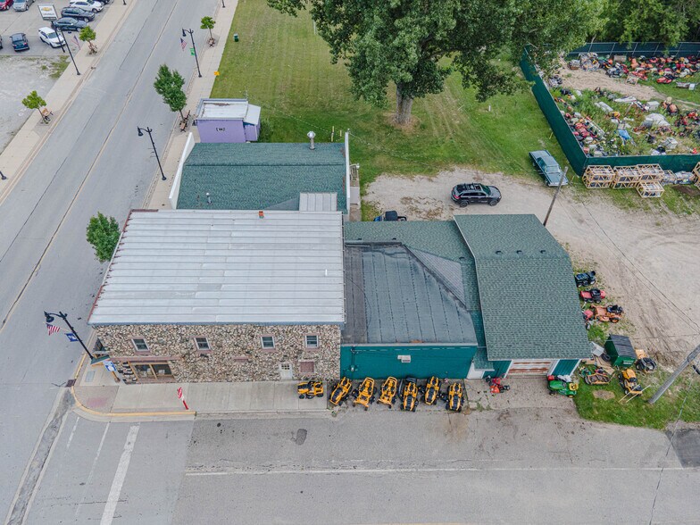 More Photos Of 300 S 2nd St, Lincoln General Retail For Sale