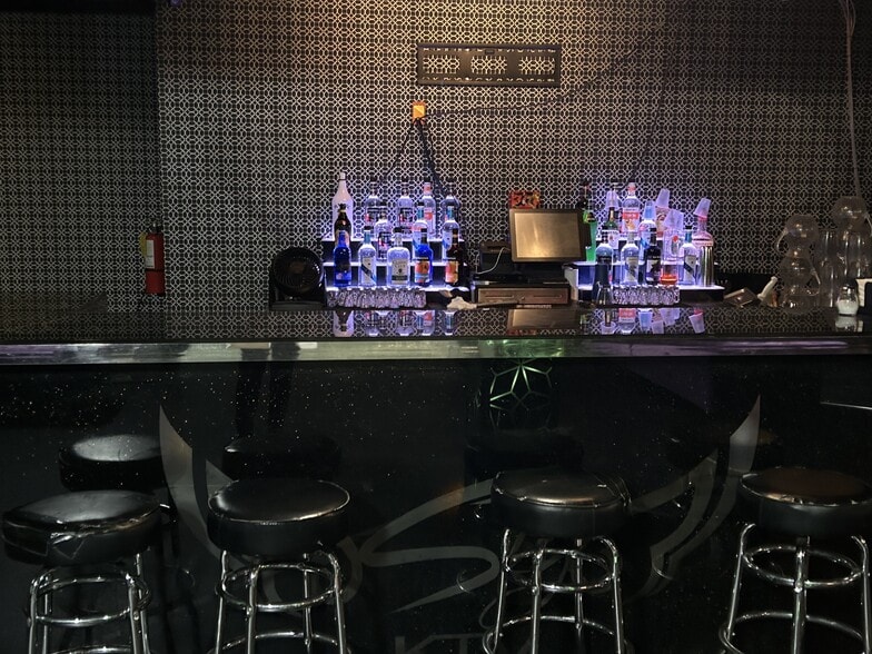 More Photos Of 1017 Front St, Sacramento Storefront Retail Office For Sale