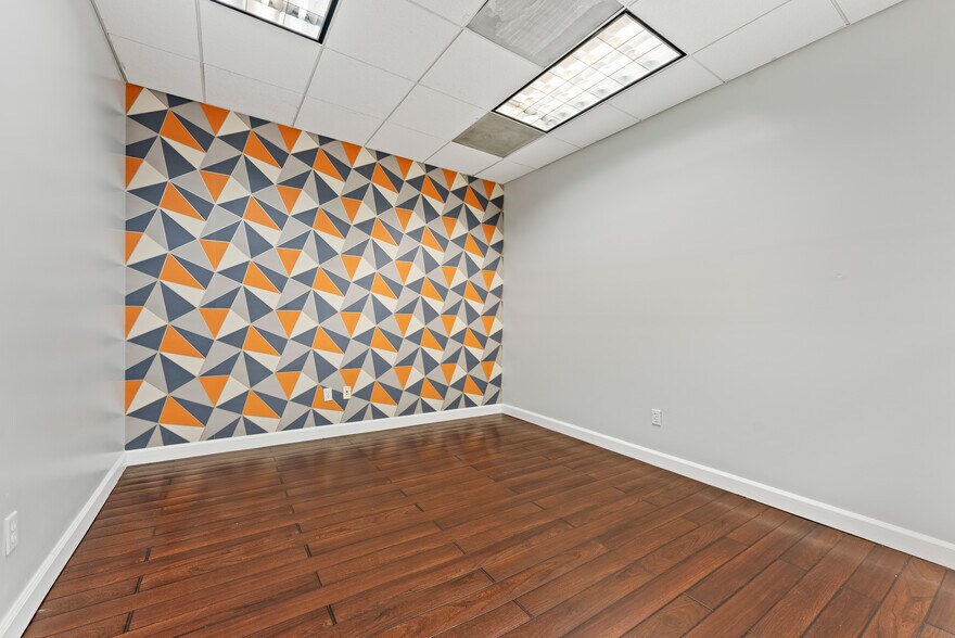 More Photos Of 20165-20199 NE 16th Pl, Miami Flex For Lease