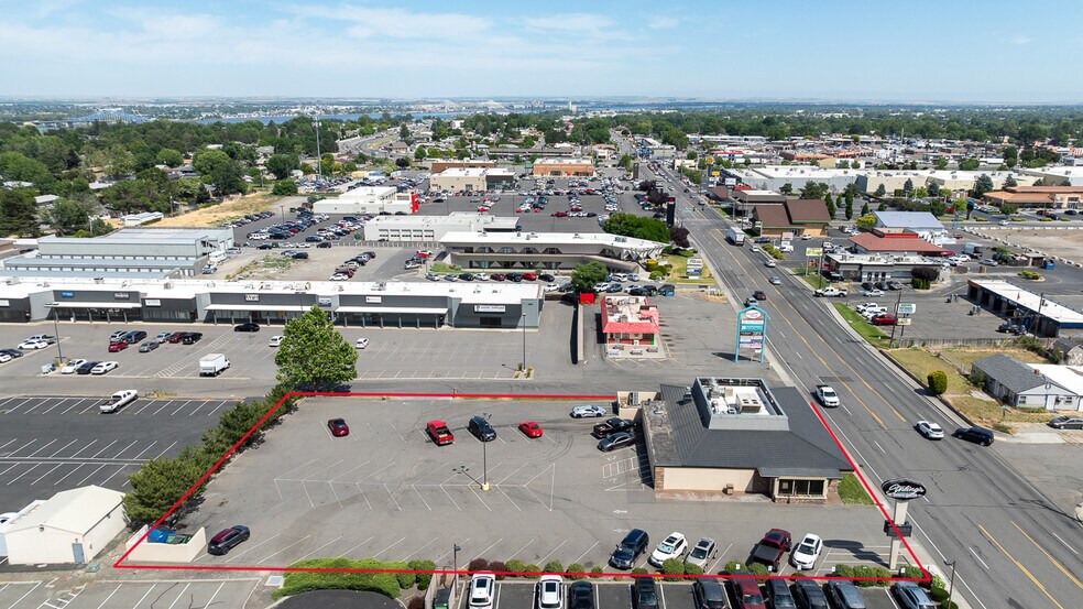 More Photos Of 3200 W Clearwater Ave, Kennewick Restaurant For Sale