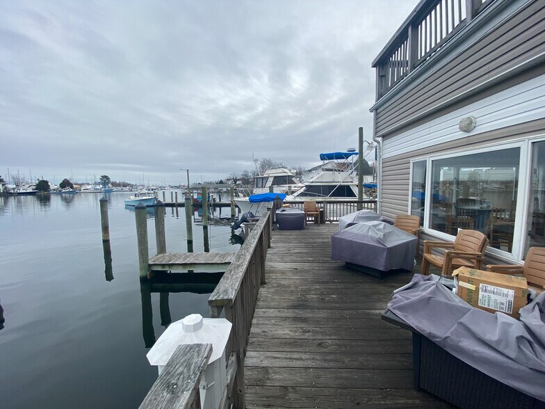 More Photos Of 14442 Solomons Island Rd, Solomons Restaurant For Lease