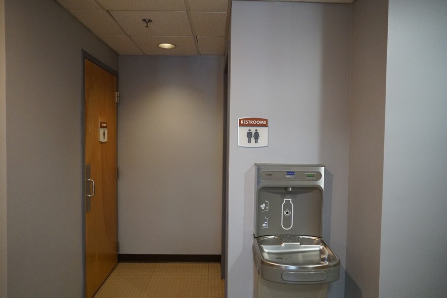 More Photos Of 100 Treble Cove Rd, Billerica Medical For Lease