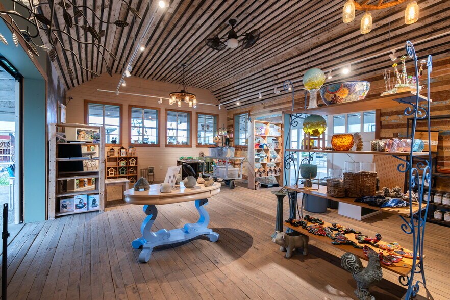 More Photos Of 1355 N Barlow St, Cornelius Winery Vineyard For Sale