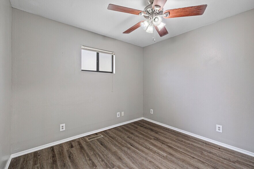 More Photos Of 1600 S Choctaw Ave, El Reno Office For Sale