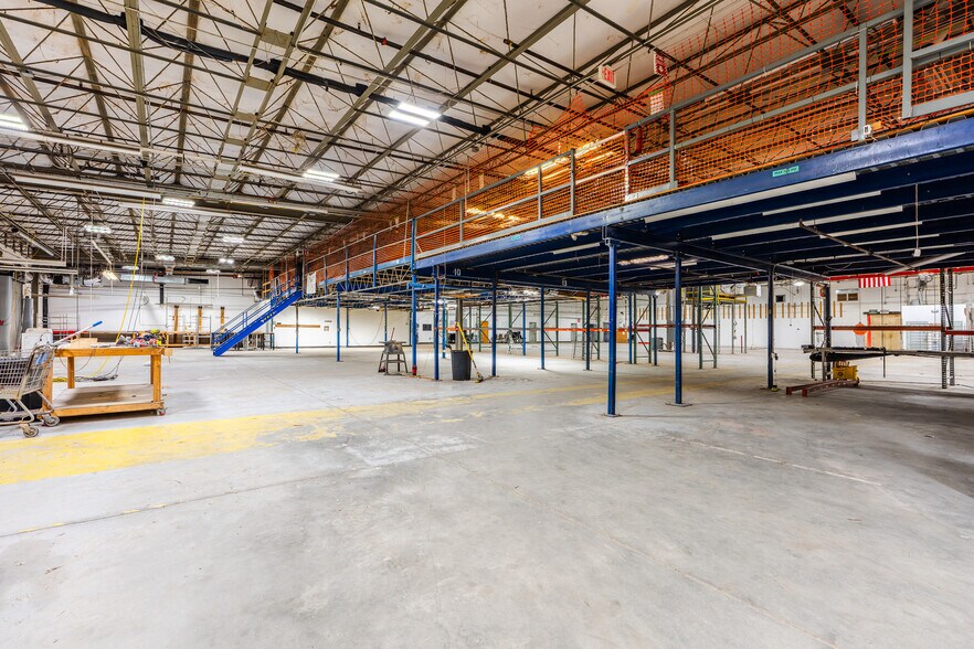 More Photos Of 10045 102nd Ter, Sebastian Industrial For Lease