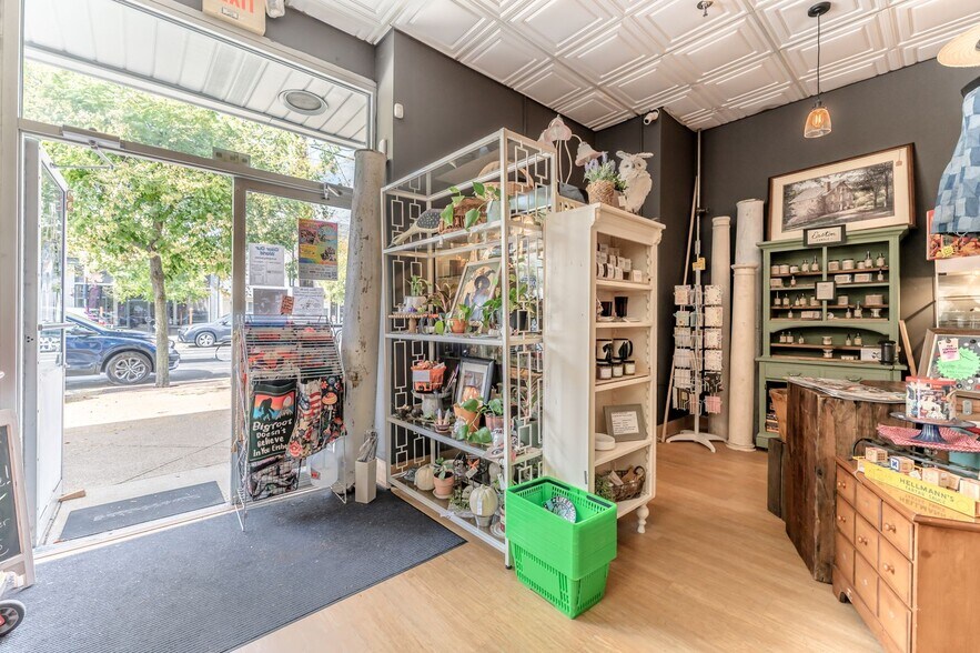 More Photos Of 25 E Washington Ave, Washington Storefront For Sale