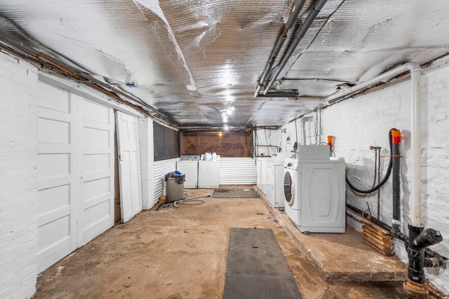 More Photos Of 445-451 Columbus Blvd, New Britain Apartments For Sale
