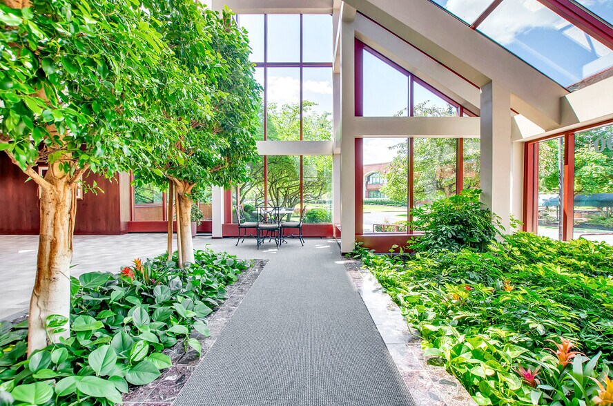 More Photos Of 100 Corporate Pky, Amherst Unknown For Lease