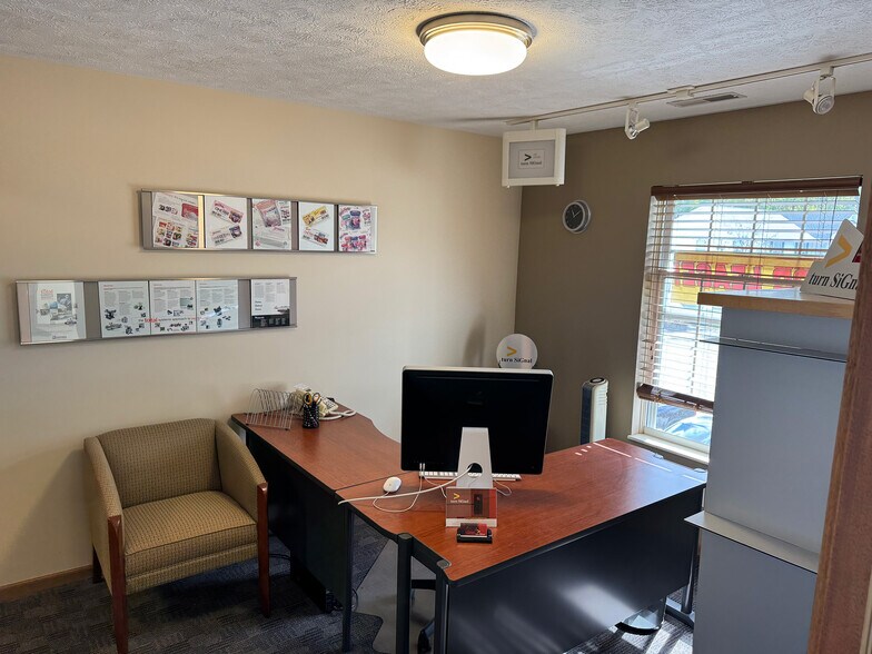 More Photos Of 9930 Johnnycake Ridge Rd, Painesville Office For Sale