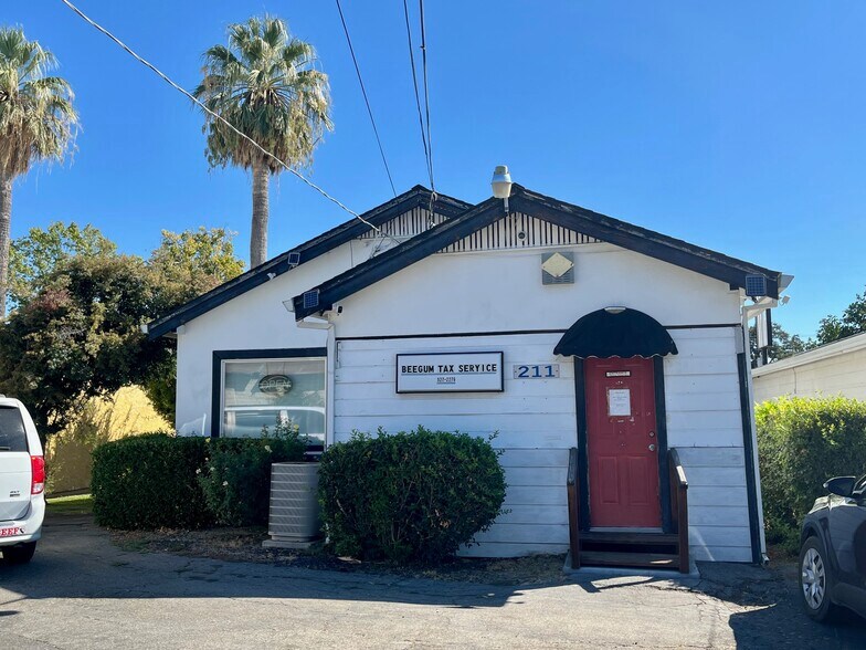 More Photos Of 211 Main St, Red Bluff Office For Sale