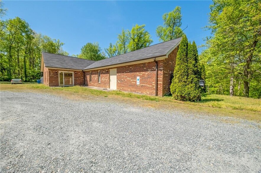More Photos Of 717 W Harrison St, Reidsville Religious Facility For Sale