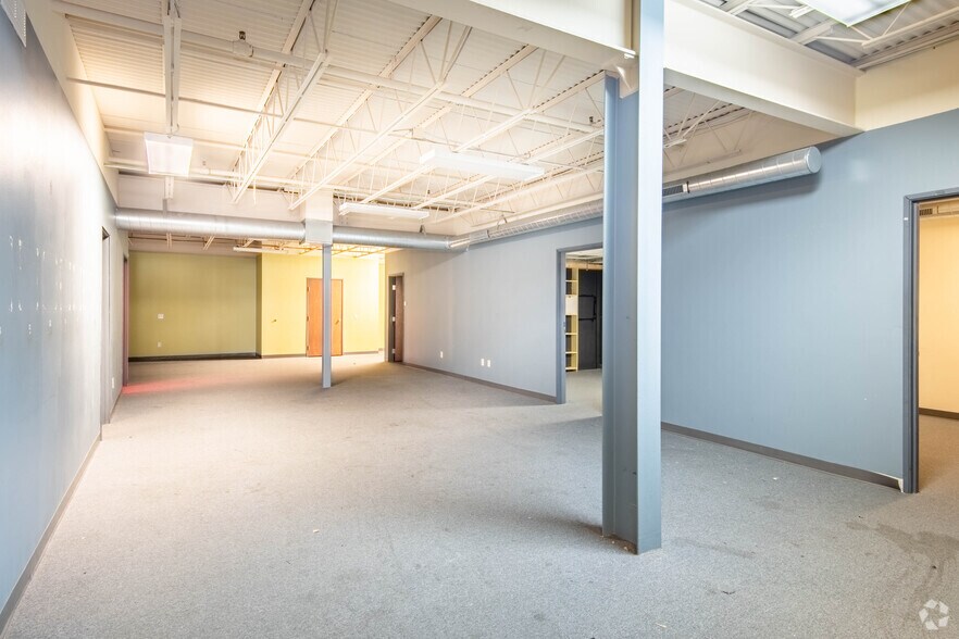 More Photos Of 2024-2050 S Stoughton Rd, Madison General Retail For Sale