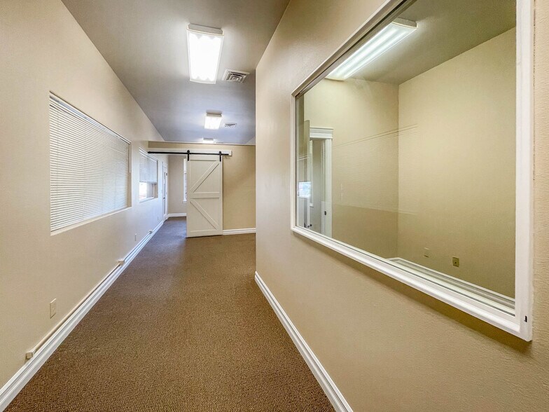 More Photos Of 2198 NE Stephens St, Roseburg Medical For Sale