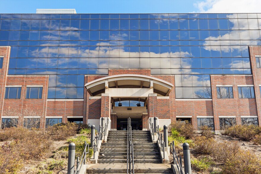 More Photos Of 705 17th St, Columbus Medical For Lease