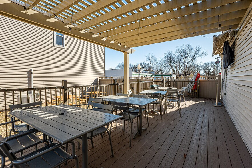 More Photos Of 127 W Main St, Belleville Restaurant For Sale