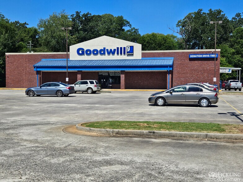 More Photos Of 6109 Houston Rd, Macon-Bibb Freestanding For Sale