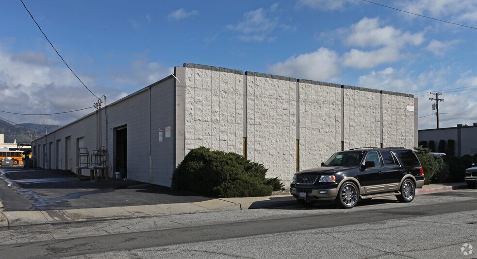 More Photos Of 1535 W McKinley St, Azusa Warehouse For Lease