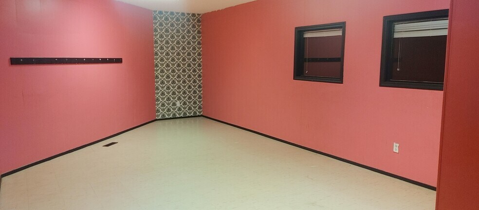 More Photos Of 10211 100th Ave, Fort Saskatchewan Health Club For Lease