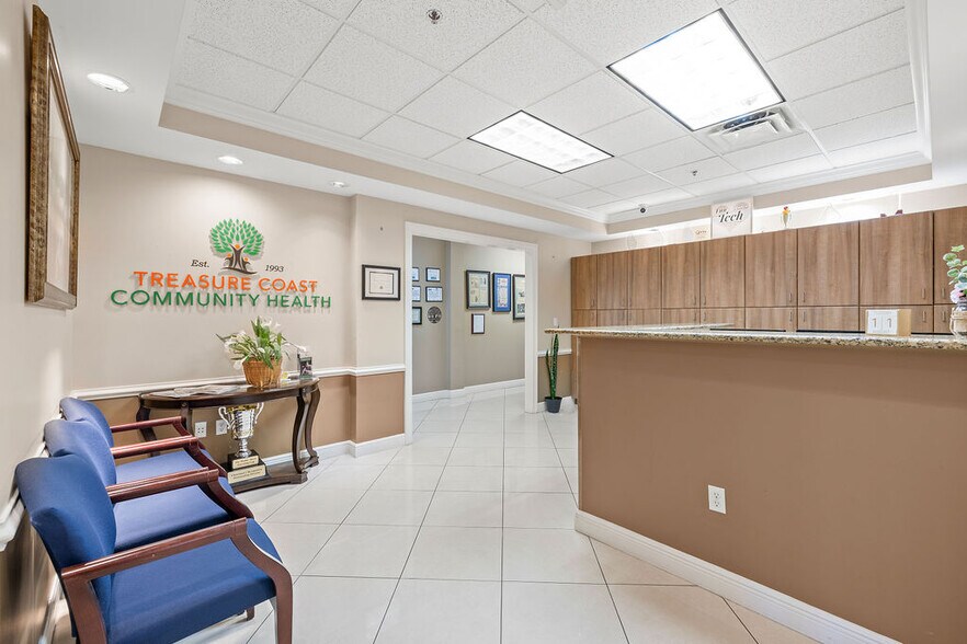 More Photos Of 1555 Indian River Blvd, Vero Beach Medical For Lease