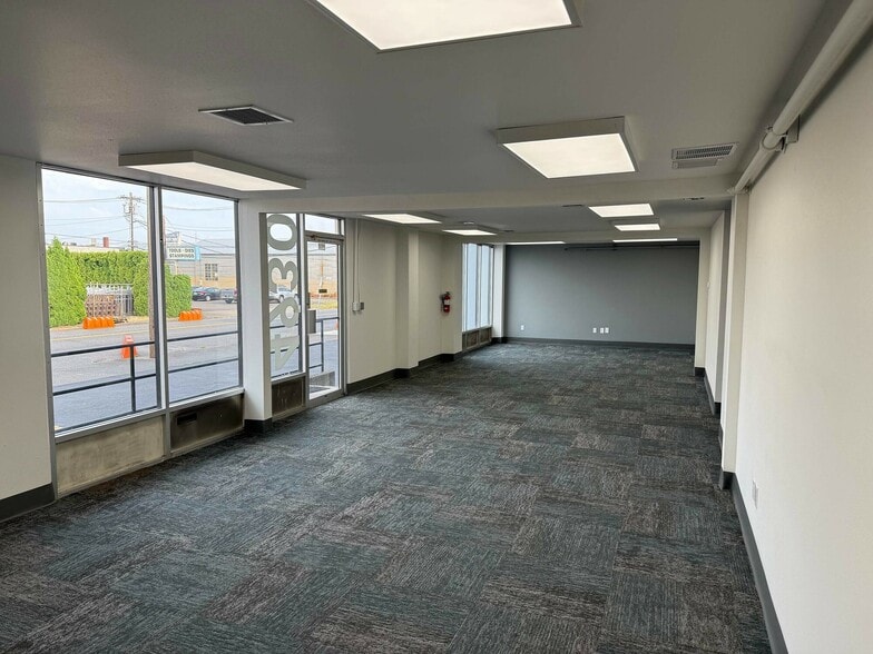 More Photos Of 4920 SE 26th Ave, Portland Industrial For Lease