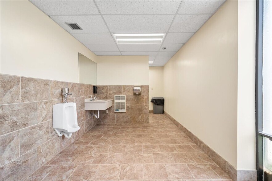 More Photos Of 3578 Brodhead Rd, Monaca Unknown For Lease