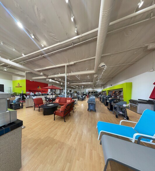 More Photos Of 28501-28505 Canwood St, Agoura Hills Unknown For Lease