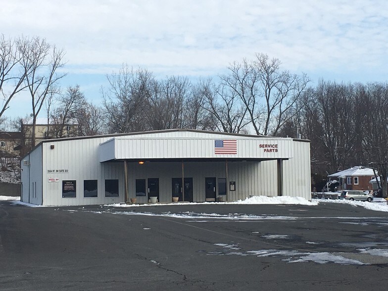 More Photos Of 2934 US Route 9W, New Windsor Township Auto Dealership For Sale