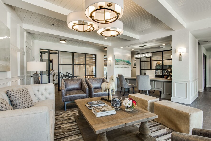 More Photos Of 403 E Koenig Ln, Austin Apartments For Lease