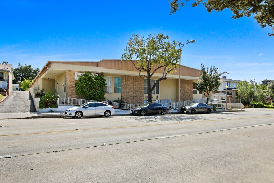 More Photos Of 1450 N Fair Oaks Ave, Pasadena Assisted Living For Sale
