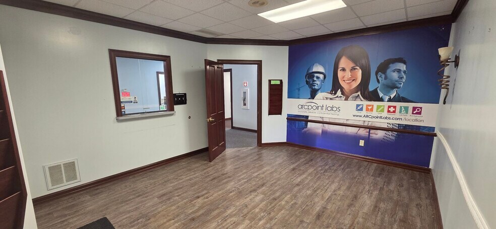 More Photos Of 1475-1495 W Main St, Tipp City Medical For Lease