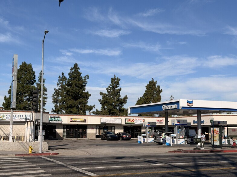 Primary Photo Of 11203 Glenoaks Blvd, Pacoima Freestanding For Lease