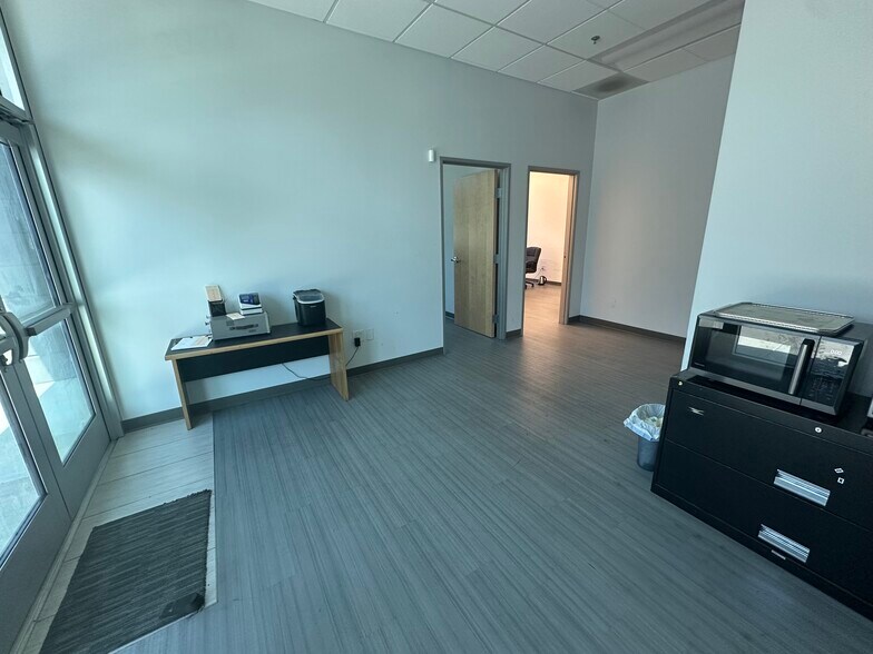 More Photos Of 2070 W 11th St, Upland Warehouse For Lease