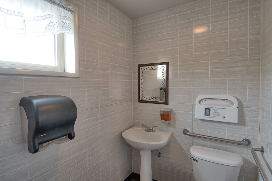 More Photos Of 22020 Palo Way, Palo Cedro Restaurant For Sale
