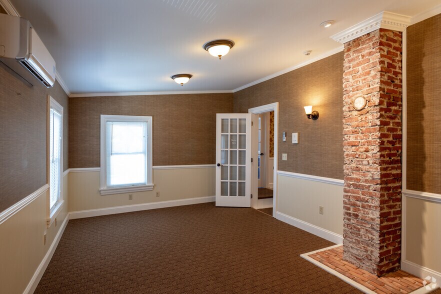 More Photos Of 26 S Maple Ave, Marlton Office For Lease