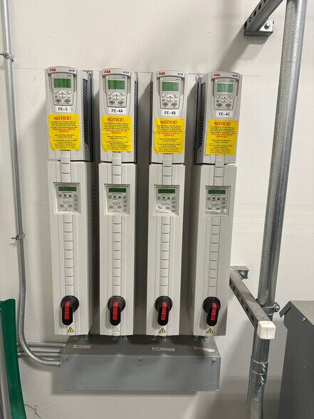 More Photos Of 2049 W Steele Ln, Santa Rosa Warehouse For Sale