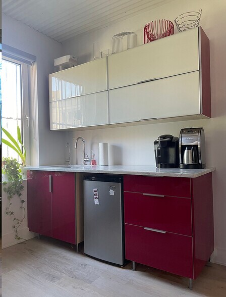 More Photos Of 8-10 Fullerton Ave, Montclair Loft Creative Space For Lease
