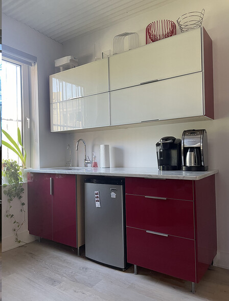 More Photos Of 8-10 Fullerton Ave, Montclair Storefront Retail Office For Lease