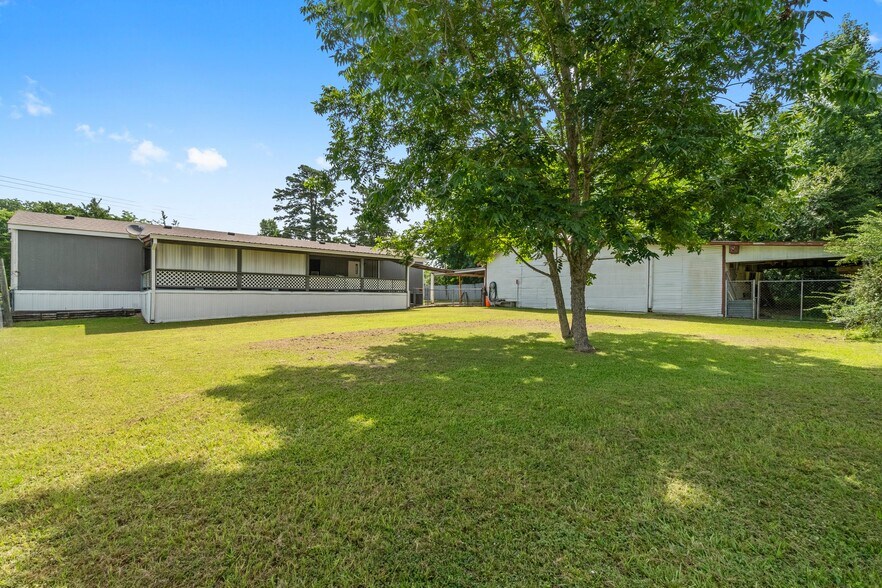 Primary Photo Of 3318 SH-146S, Livingston Mixed Retail For Sale