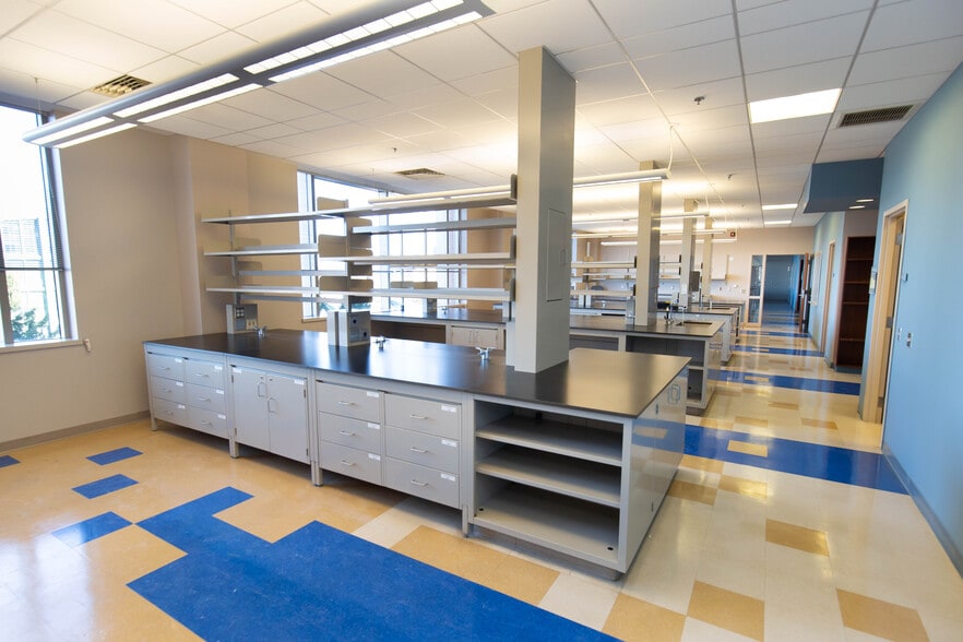 More Photos Of 150 New Scotland Ave, Albany Medical For Lease