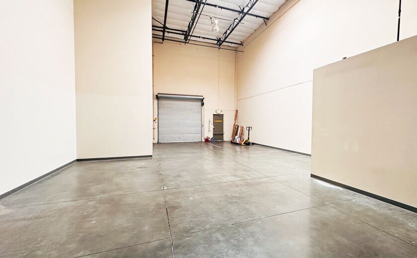More Photos Of 2720-2734 Bayview Dr, Fremont Research And Development For Lease