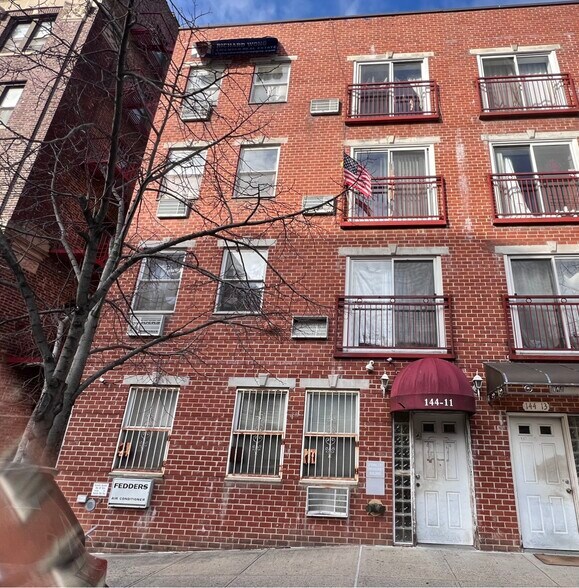 Primary Photo Of 14411 Barclay Ave, Flushing Apartments For Sale