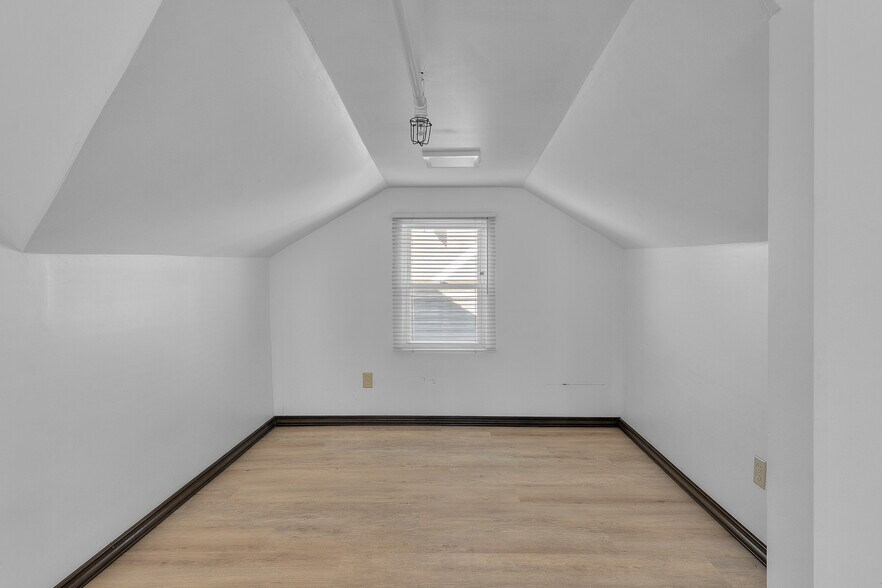 More Photos Of 2420 4th Ave S, Minneapolis Apartments For Sale