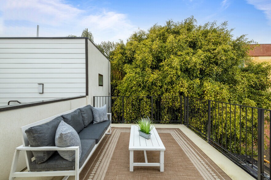 More Photos Of 2521 Columbia St, San Diego Apartments For Sale