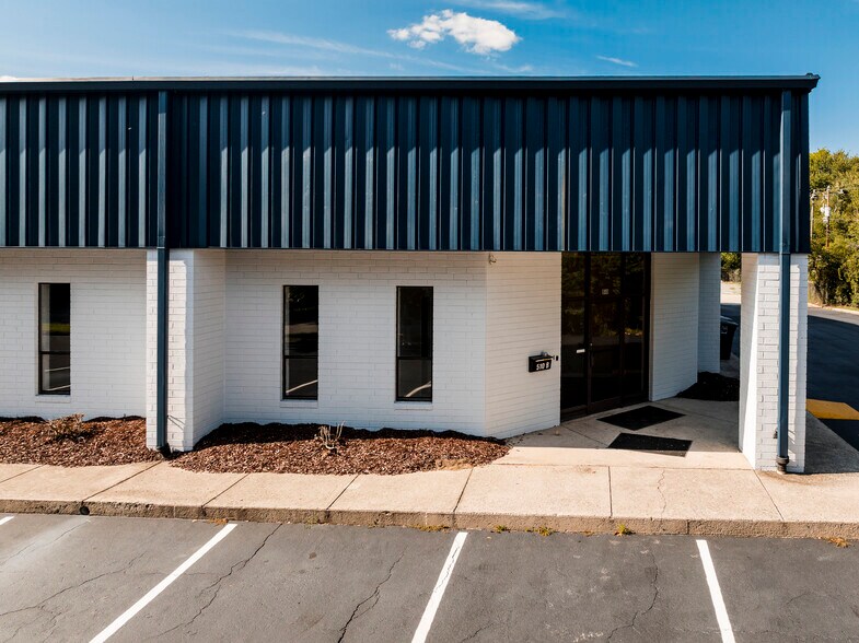 More Photos Of 510 Corliss St, Greensboro Light Manufacturing For Lease