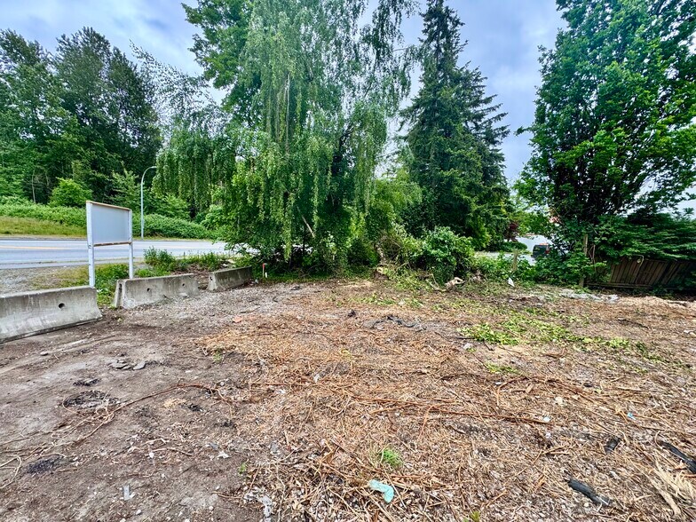 More Photos Of 11107 128 St, Surrey Land For Lease
