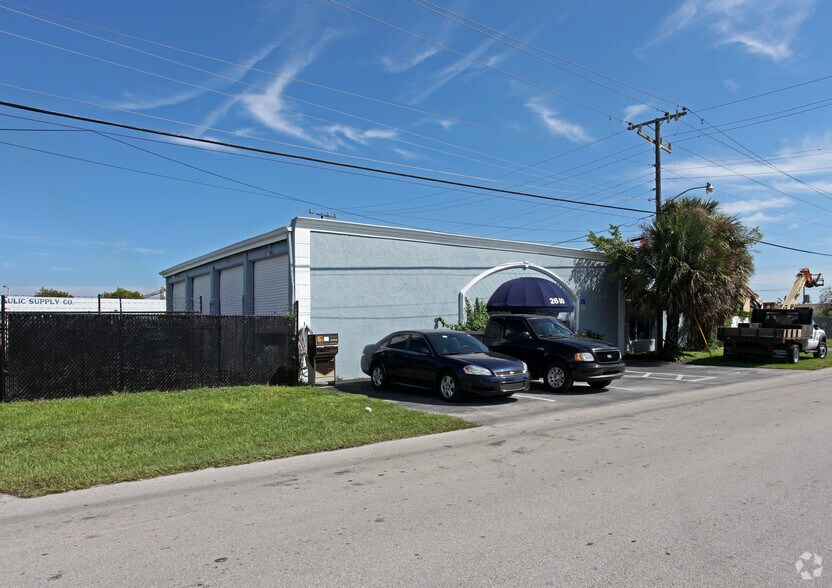More Photos Of 2600 SW 3rd Ave, Fort Lauderdale Light Distribution For Sale