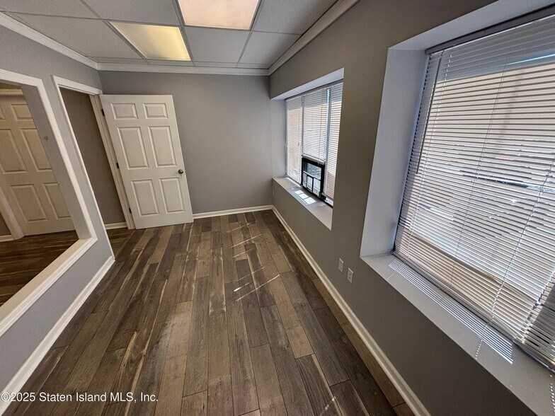 More Photos Of 72 Sharrott Ave, Staten Island Office For Lease