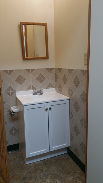 More Photos Of 5612 Saint Barnabas Rd, Oxon Hill Office For Sale