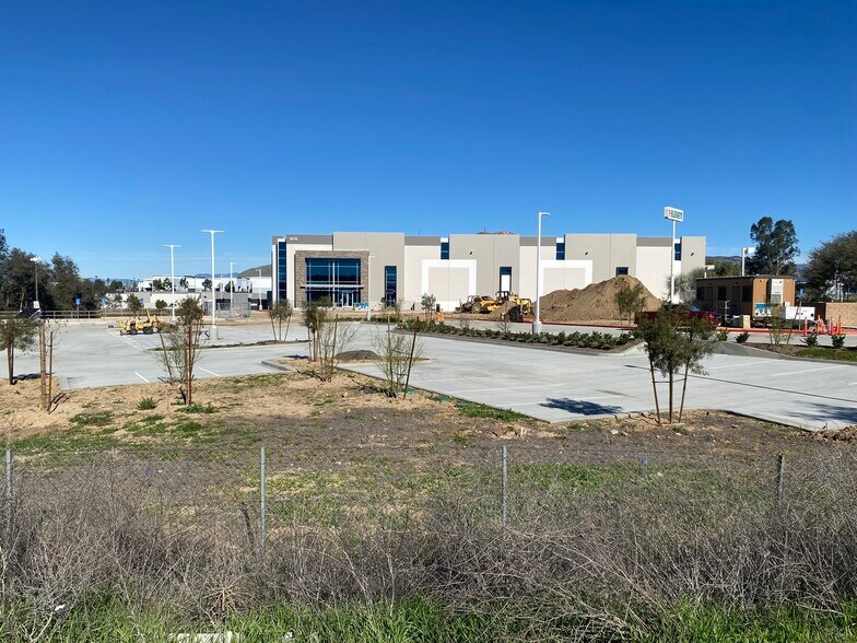 More Photos Of 2610 E Alessandro Blvd, Riverside Distribution For Lease
