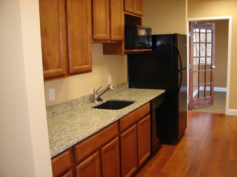 More Photos Of 44121 Leesburg Pike, Ashburn Medical For Sale